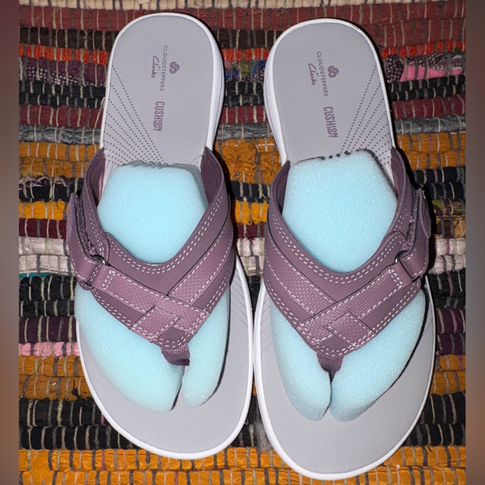 Clarks Cloudsteppers Flip Flops Breeze Seas Purple